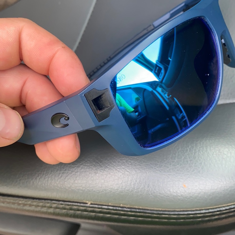 Broke the lense only wore one time still new